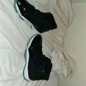 Jordan 11 retro space jams